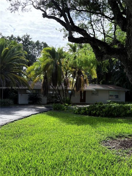 11401 SW 102nd Ave Miami, FL 33176
