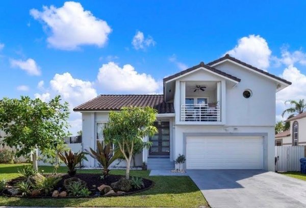 16070 SW 89th Ave Rd Palmetto Bay, FL 33157