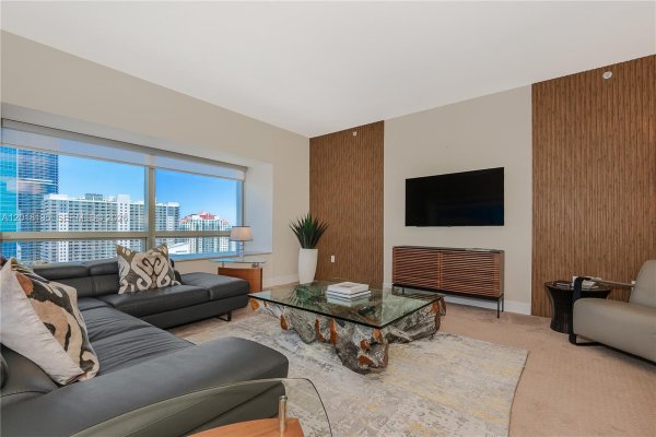 1435 Brickell Ave #3012 Miami, FL 33131