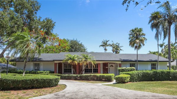 7605 SW 179th Ter Palmetto Bay, FL 33157