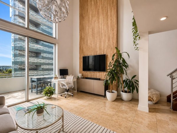 1050 Brickell Ave #410 Miami, FL 33131