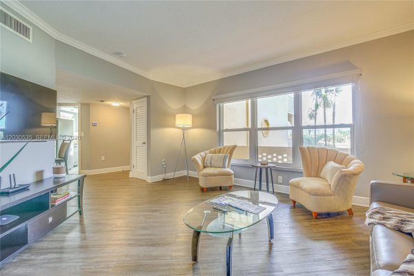 341 N Birch Rd #315 Fort Lauderdale, FL 33304