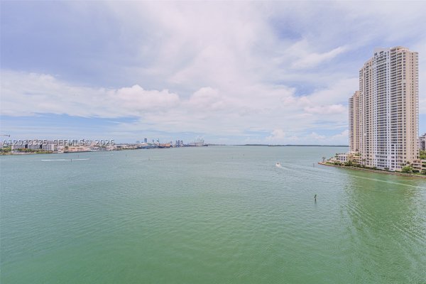 335 S Biscayne Blvd #1009 Miami, FL 33131