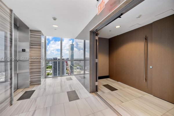 1100 Biscayne Blvd #3906 Miami, FL 33132