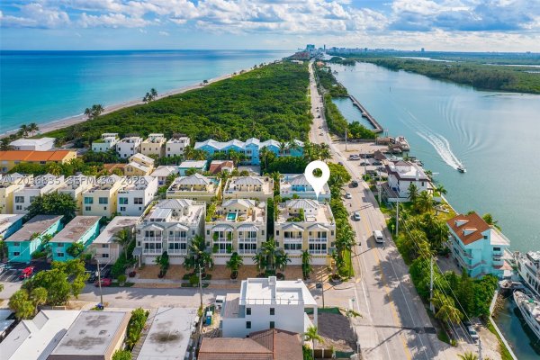 348 Elm St #B-10 Hollywood, FL 33019