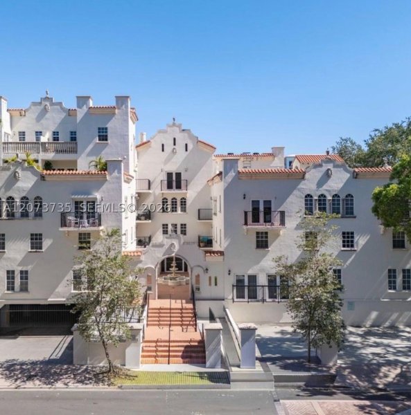 323 Navarre Ave #301 Coral Gables, FL 33134