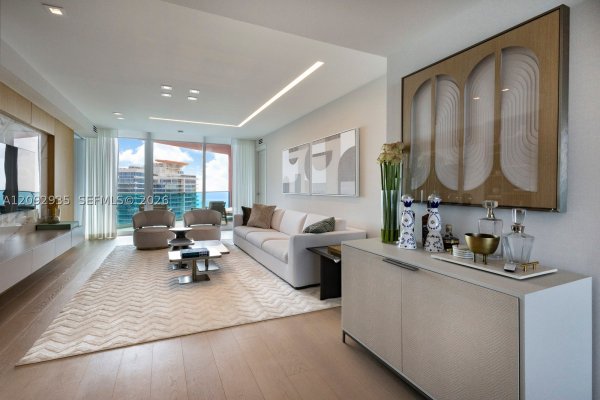 300 S Pointe Dr #4206 Miami Beach, FL 33139