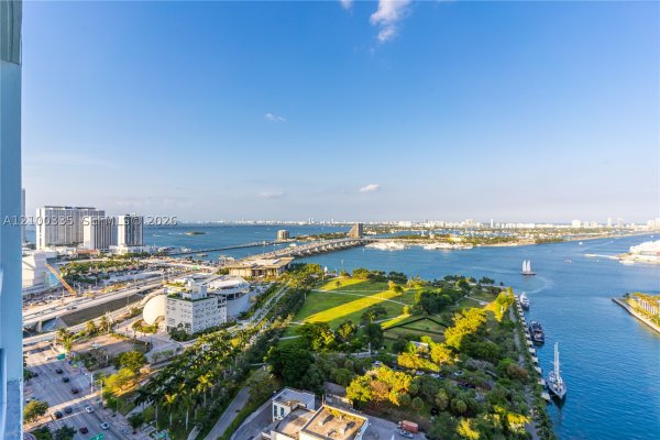 900 Biscayne Blvd #3003 Miami, FL 33132