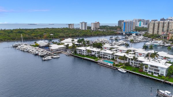 2717 Yacht Clb #Penthouse 5e Fort Lauderdale, FL 33304