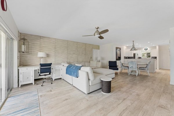 1199 Hillsboro Mile Pompano Beach, FL 33062