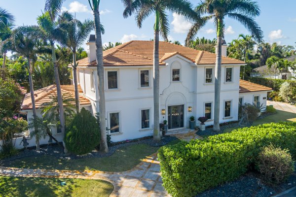 286 Jamaica Palm Beach, FL 33480