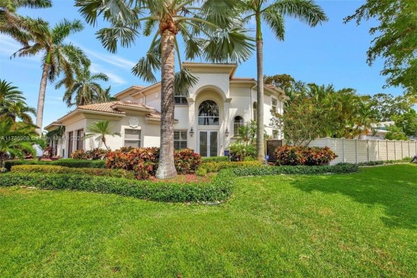 2844 NE 26th Lighthouse Point, FL 33064