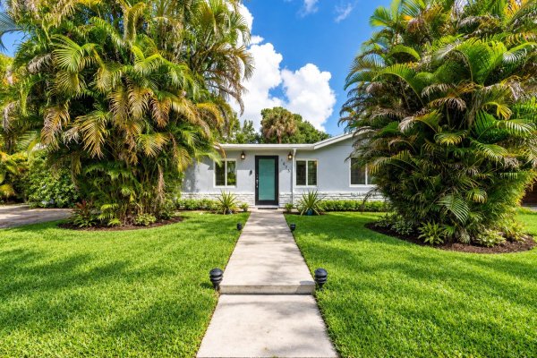 1823 SW 22nd St Fort Lauderdale, FL 33315