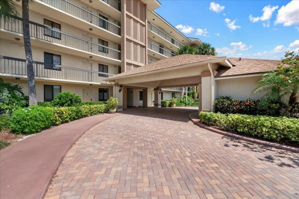 2601 Marina Isle #103 Jupiter, FL 33477