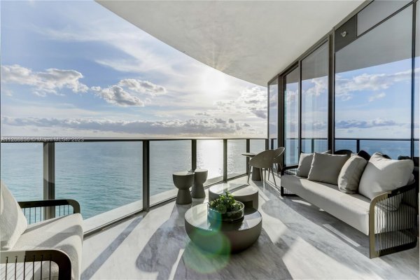 15701 Collins Ave #1401 Sunny Isles Beach, FL 33160