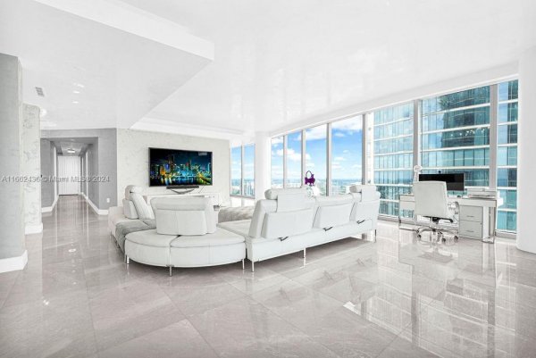 17901 Collins Ave #4005 Sunny Isles Beach, FL 33160