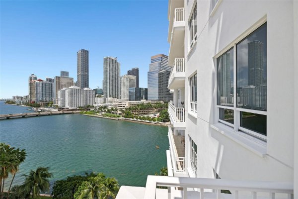 801 Brickell Key Blvd #1005 Miami, FL 33131