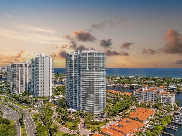 19955 NE 38th Ct #3001 Aventura, FL 33180 19955 NE 38th Ct #3001 Aventura, FL 33180