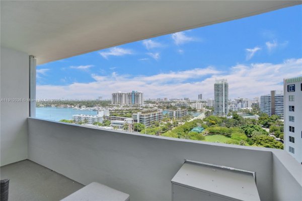 3 Island Ave #PHK Miami Beach, FL 33139