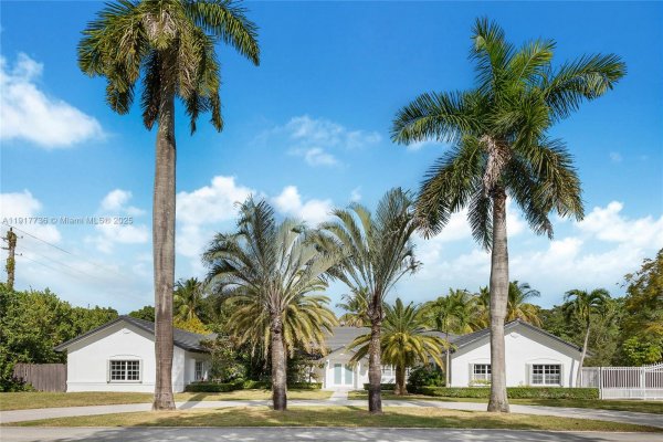 7675 SW 132nd St Pinecrest, FL 33156