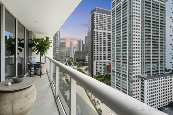 485 Brickell Ave #1907 Miami, FL 33131