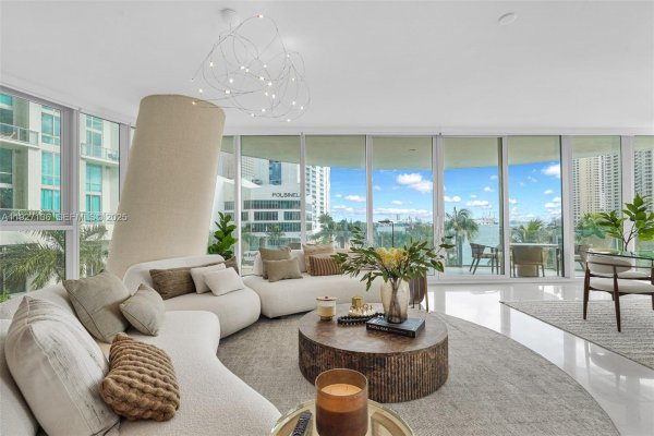 300 Biscayne Blvd Way #301E Miami, FL 33131