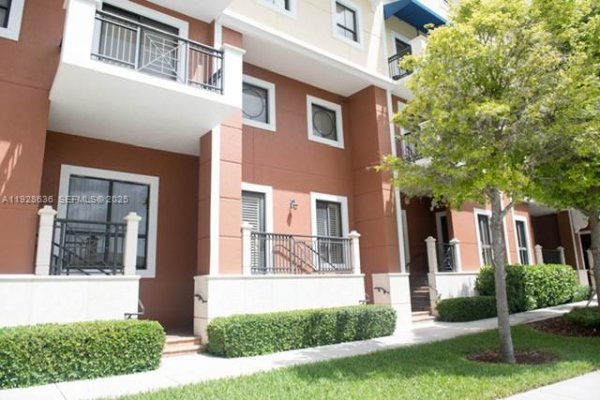 8395 SW 73rd Ave #105 Miami, FL 33143