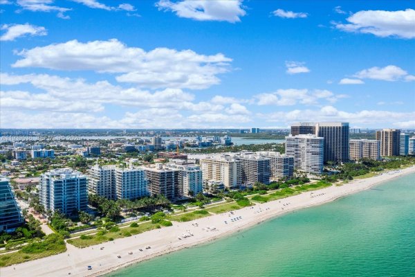 9424 - 9432 Carlyle Ave Surfside, FL 33154