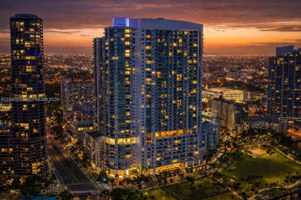 1800 N Bayshore Dr #2006 Miami, FL 33132