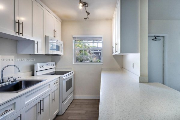 6511 Santona St #C18 Coral Gables, FL 33146