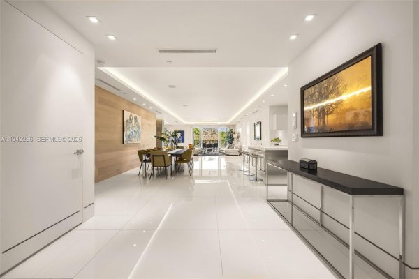 3535 Hiawatha Ave #305 Coconut Grove, FL 33133