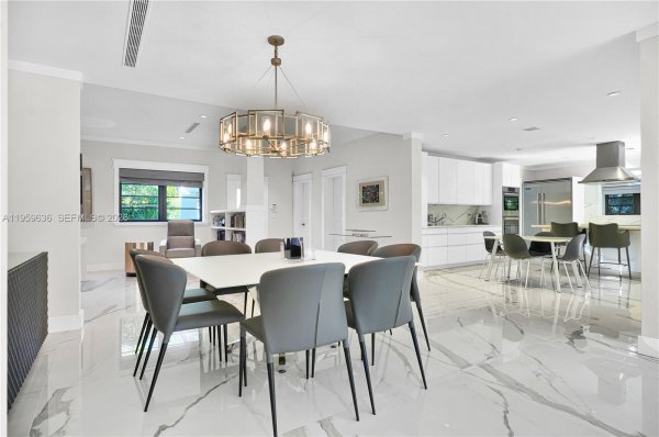 4363 Nautilus Dr Miami Beach, FL 33140