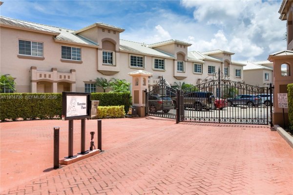 15750 SW 92nd Ave #20C Palmetto Bay, FL 33157