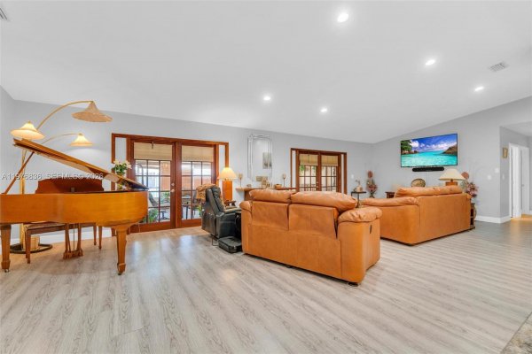 18201 SW 87th Ave Palmetto Bay, FL 33157