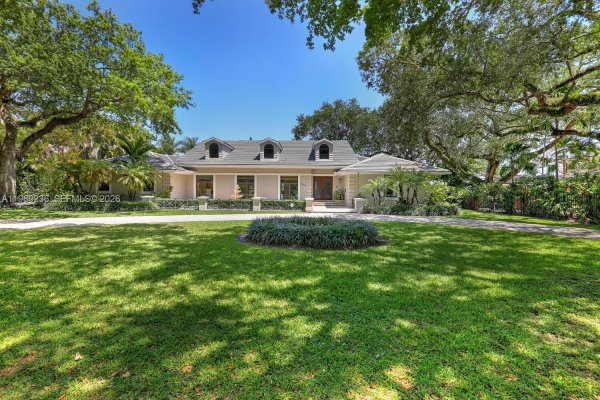 3425 Alhambra Cir Coral Gables, FL 33134