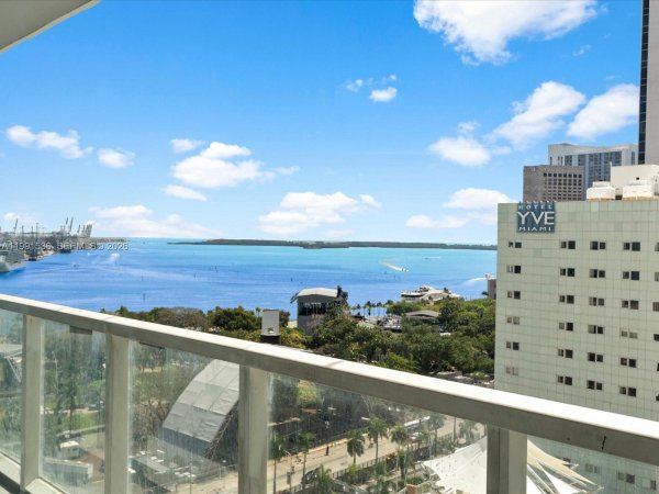 244 Biscayne Blvd #1605 Miami, FL 33132