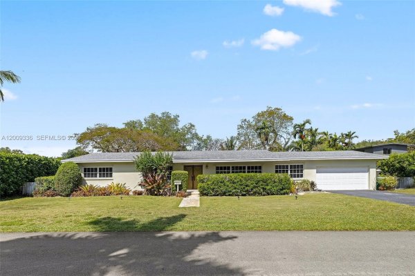 13730 SW 75th Ave Palmetto Bay, FL 33158