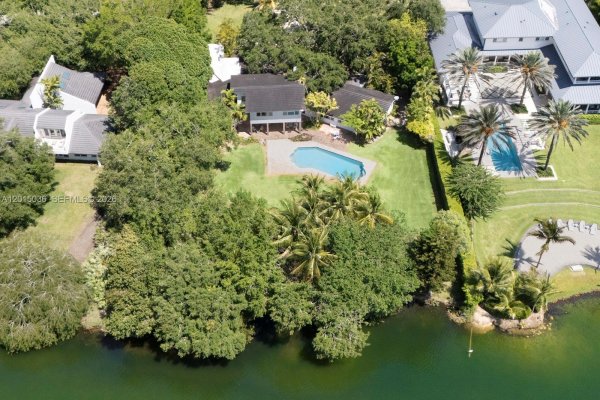 5340 Banyan Dr Coral Gables, FL 33156