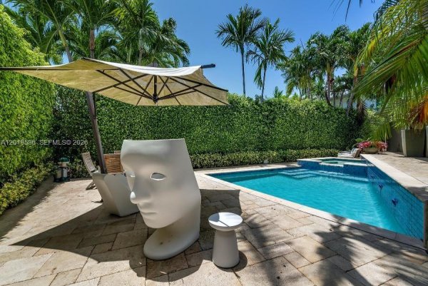 830 E Dilido Dr Miami Beach, FL 33139