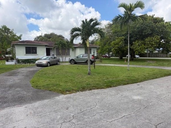 2 NE 110th St Miami Shores, FL 33161