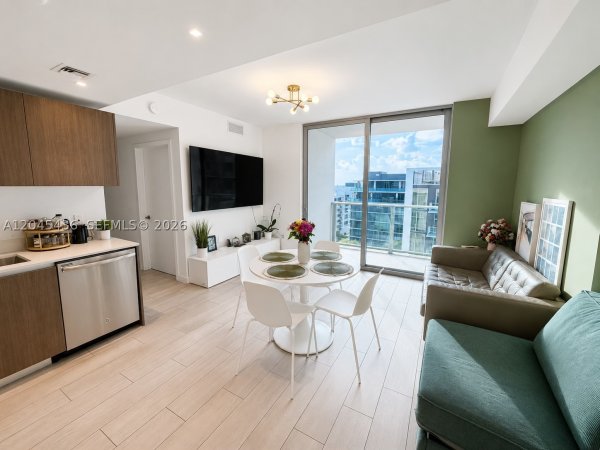 1600 SW 1st Ave #906 Miami, FL 33129