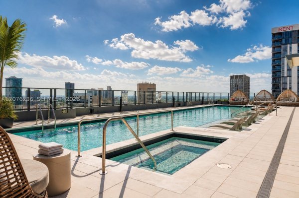 121 NE 5th St #3712 Miami, FL 33132