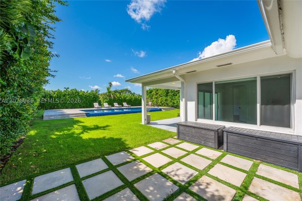740 S Shore Dr Miami Beach, FL 33141