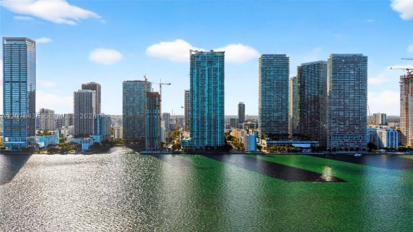 2900 NE 7th Ave #2209 Miami, FL 33137