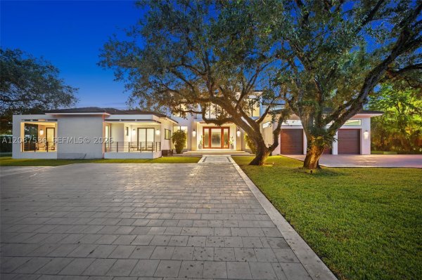 8920 SW 96th St Miami, FL 33176