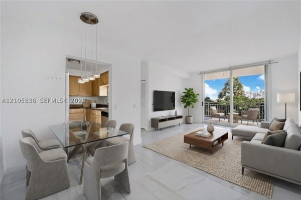2475 Brickell Ave #704 Miami, FL 33129