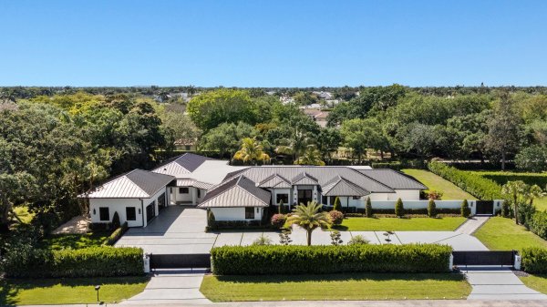 17872 W Fieldbrook Boca Raton, FL 33496