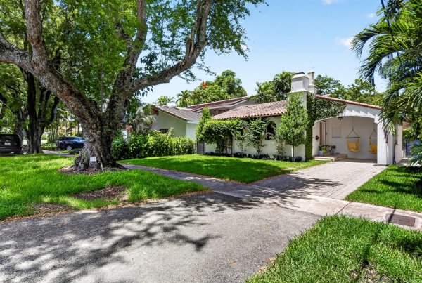 1310 Madrid Coral Gables, FL 33134