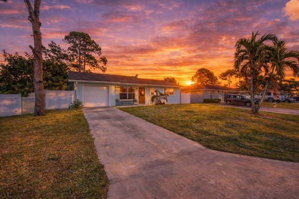 6103 Ebert Jupiter, FL 33458