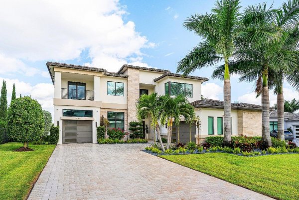 9569 Vescovato Boca Raton, FL 33496